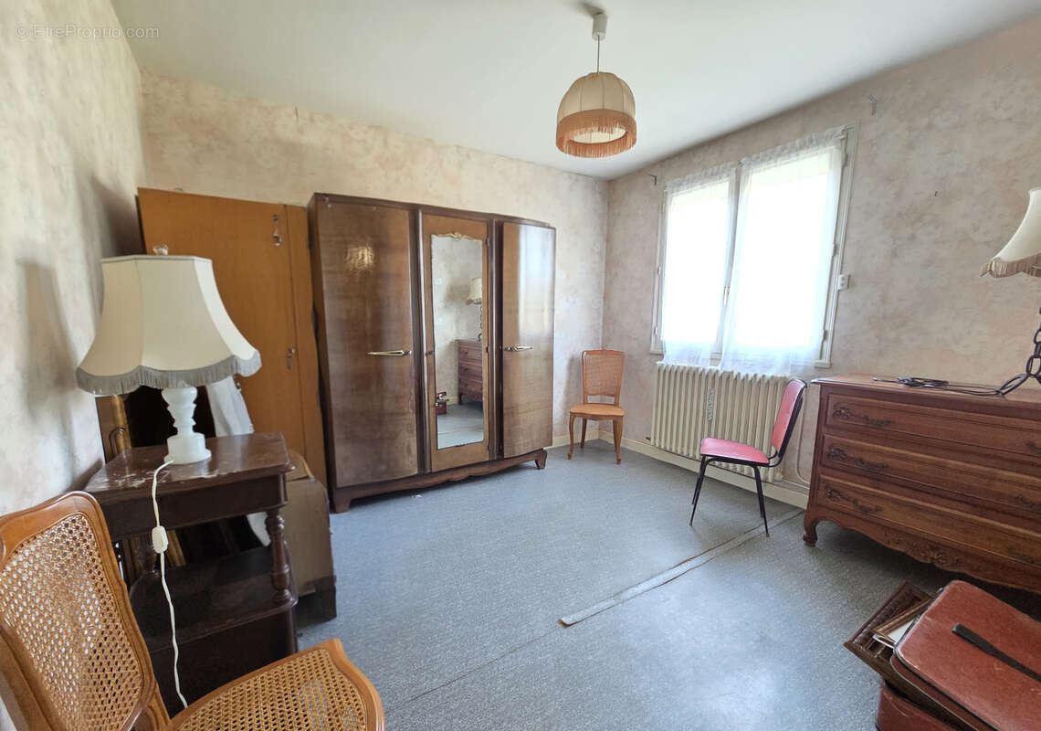 Maison à YZEURE