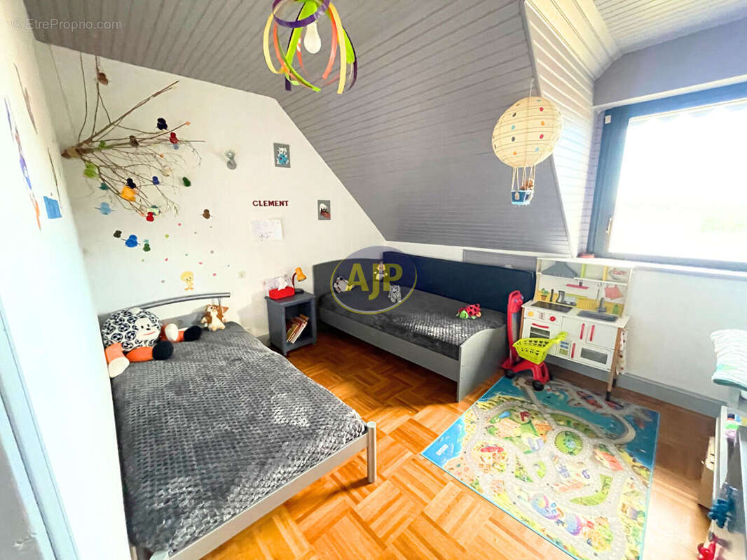 À vendre - Maison familiale à Guern (10 min de Pontivy) - photo 11