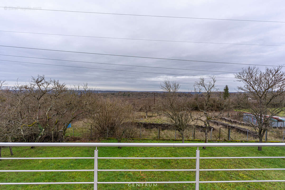 Maison à MONTOIS-LA-MONTAGNE