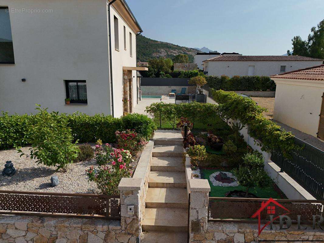 Calenzana   Villa contemporaine très récente avec piscine, a - photo 6