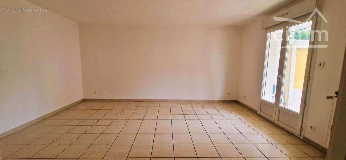 Appartement à LA TOUR-DU-PIN