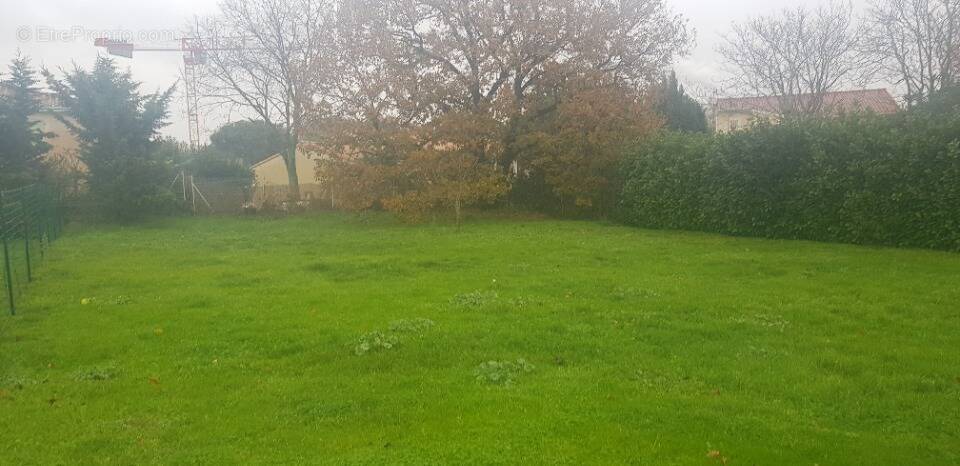 Terrain à LE BURGAUD