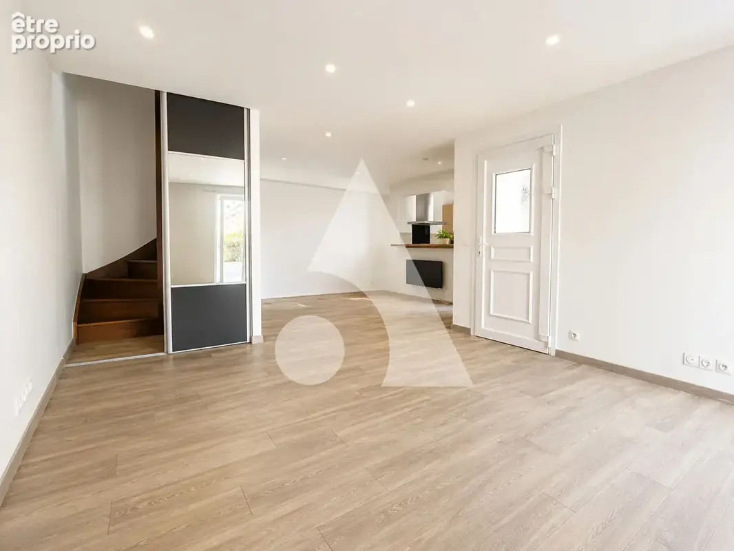 Appartement  Maison de ville  4 pièces 62.27 m² (76 m² au sol) - photo 2