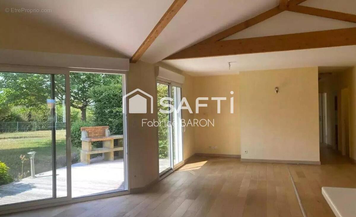 Photo 1 - Maison à SAINT-GEORGES-LES-BAILLARGEAUX