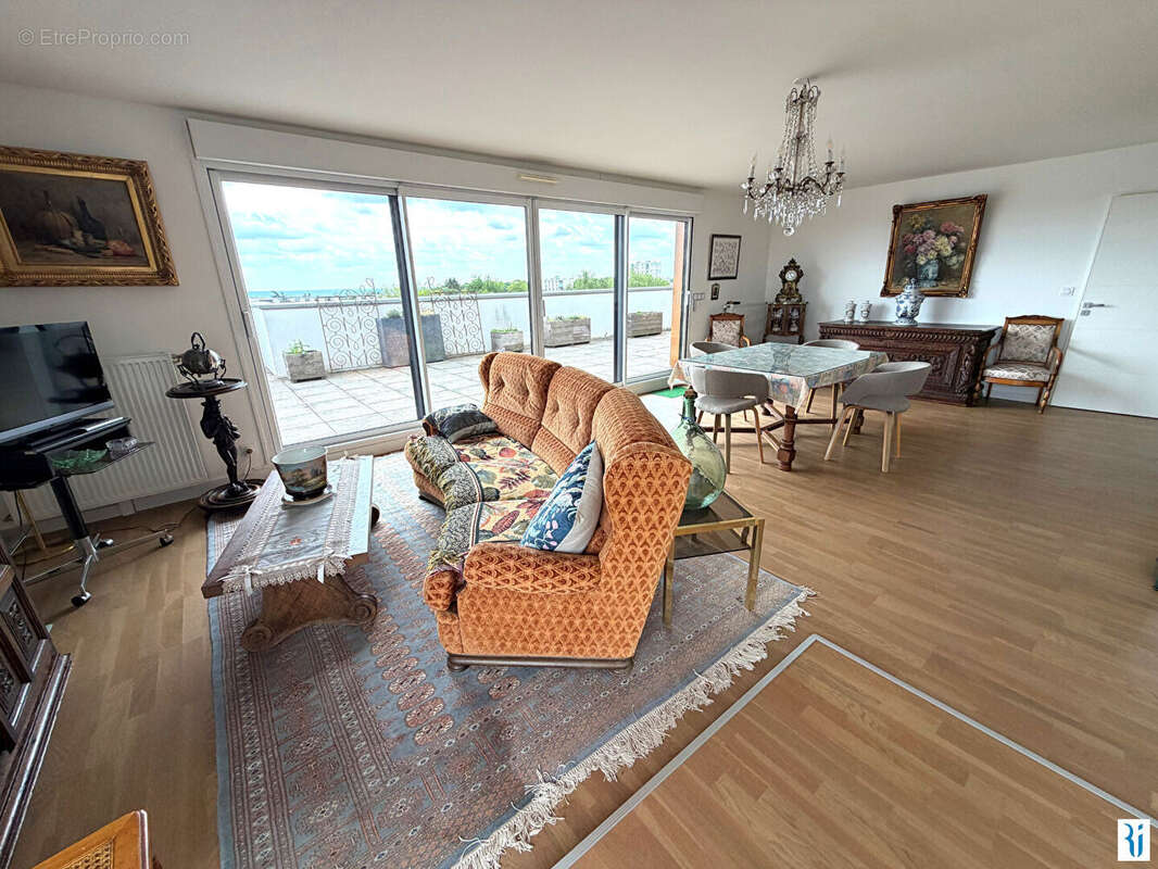 Appartement à MONT-SAINT-AIGNAN