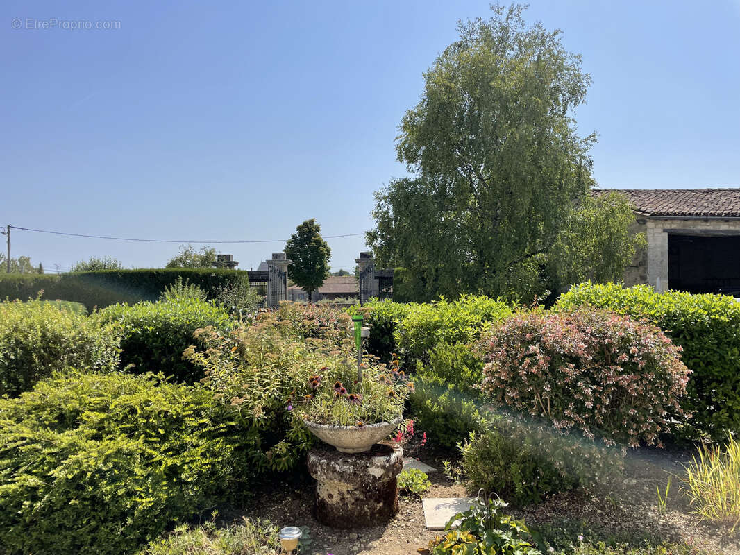 Maison à HIERSAC