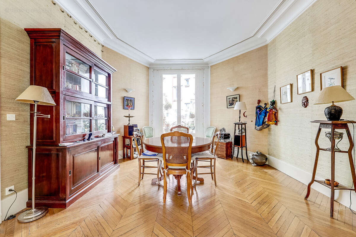 Appartement à PARIS-6E