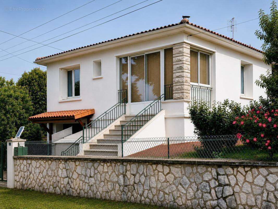 Maison à LA ROCHEFOUCAULD