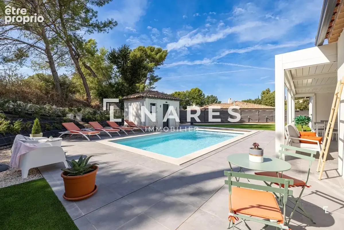LA PREMIUM - Villa de 147m² - Piscine - Garage - Carport - Parcelle de 1006m² - 13400 Aubagne Les Fenestrelles - photo 5