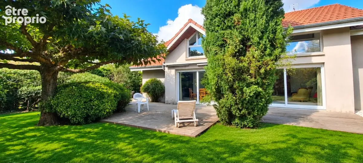 Photo Maison à Saint-Denis-Les-Bourg au prix de 369 000€