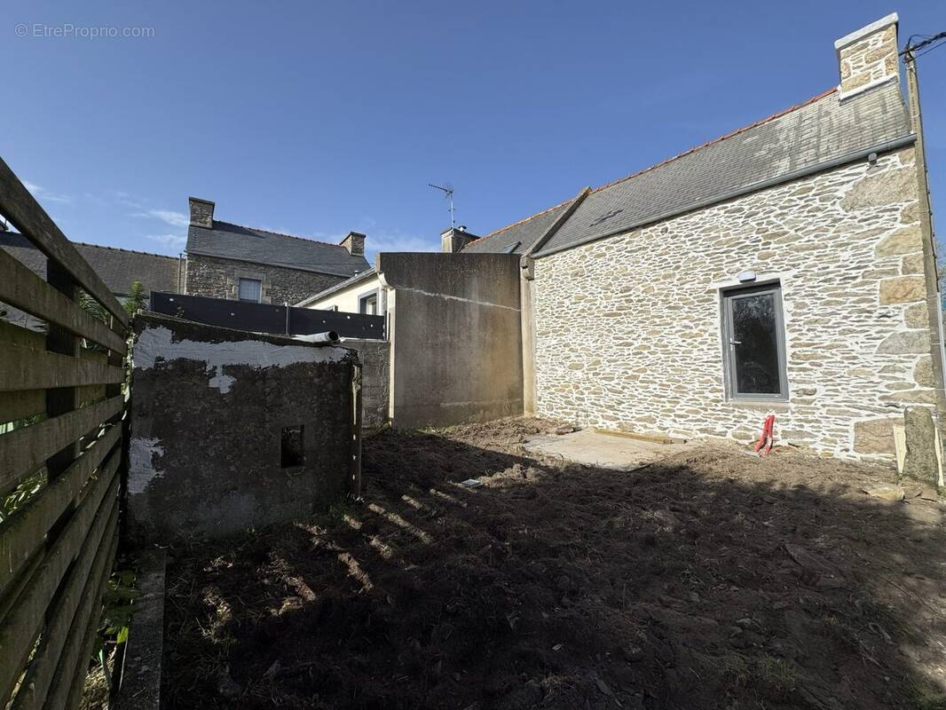 Maison à PLOUGUERNEAU