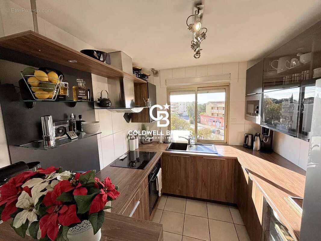 Appartement à LA LONDE-LES-MAURES