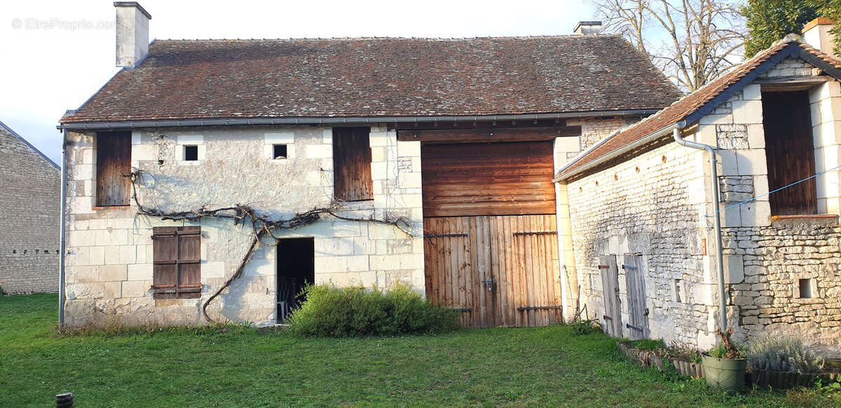 Maison à LA TOUR-SAINT-GELIN