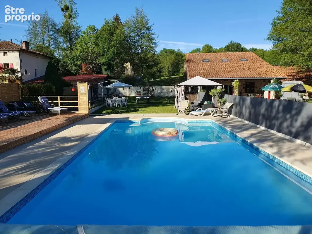 Moulin offrant une grande maison familiale avec potentiel pour gîte, camping ou restaurant - photo 7