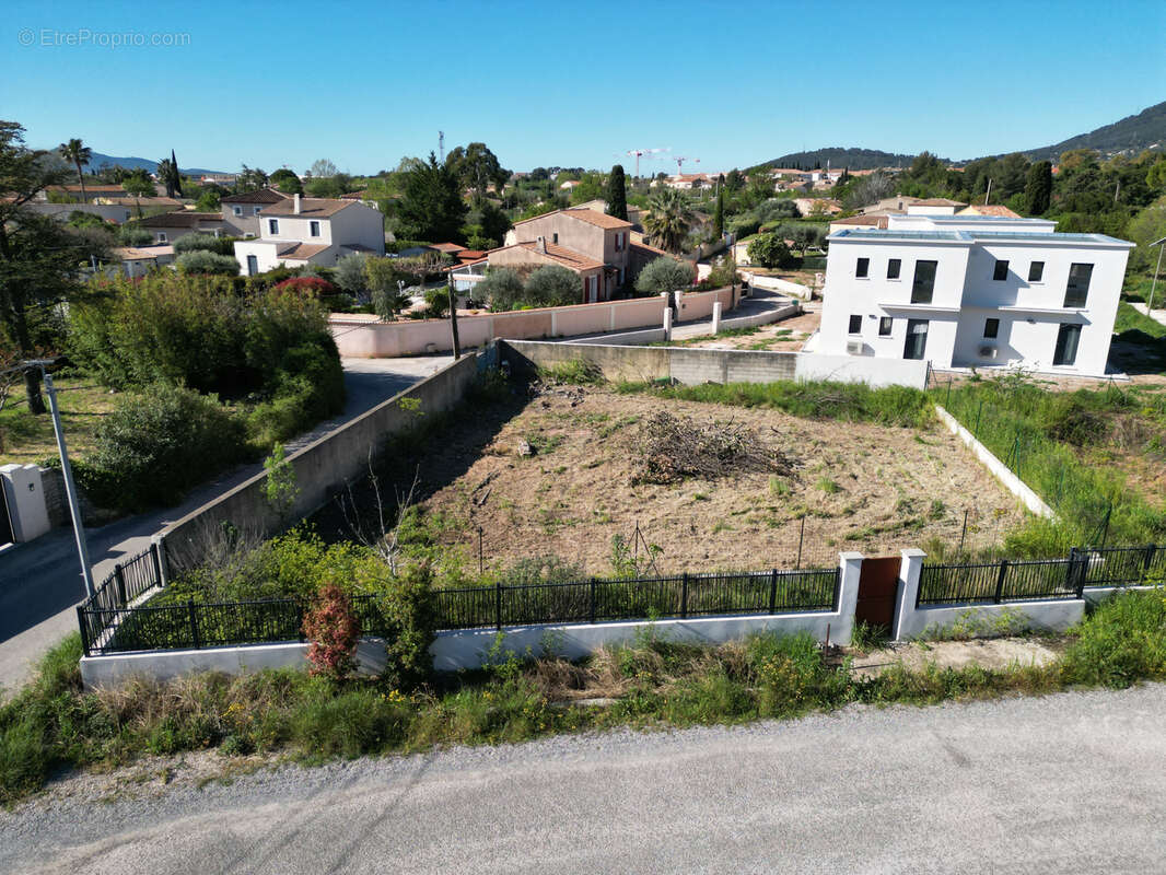 Terrain à LA FARLEDE