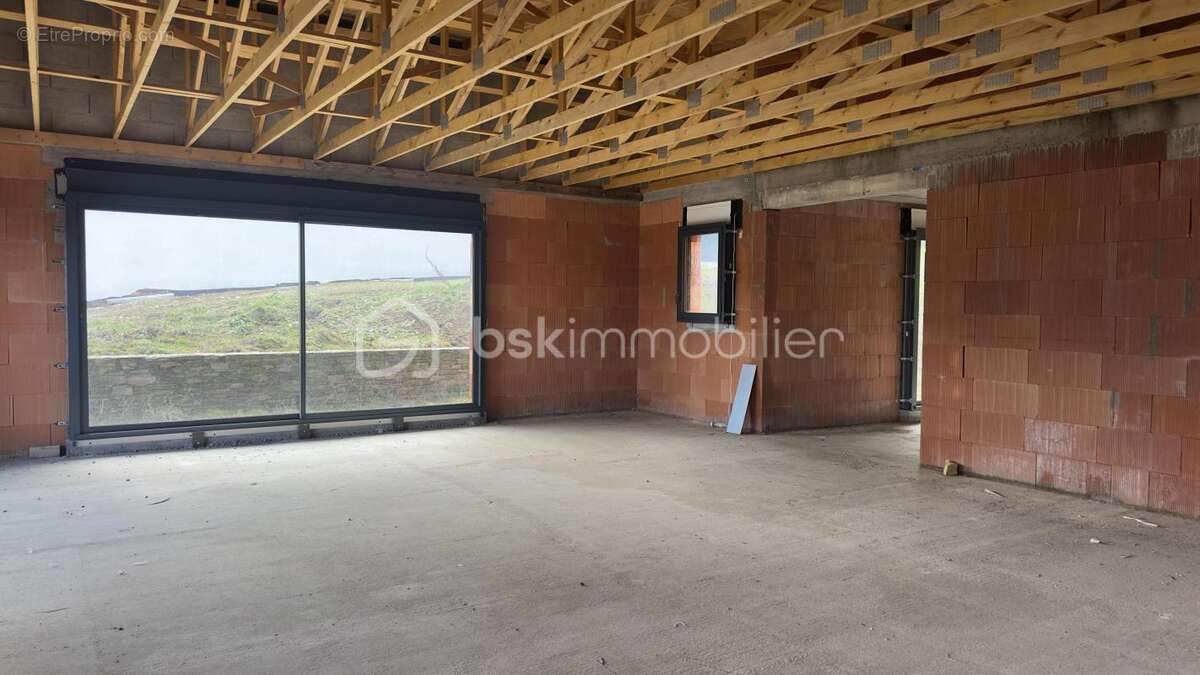 Maison à SALLES-CURAN