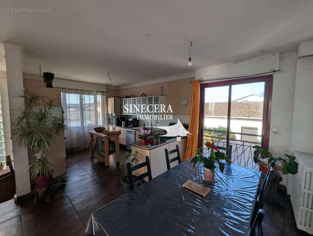 Maison à PARENTIS-EN-BORN