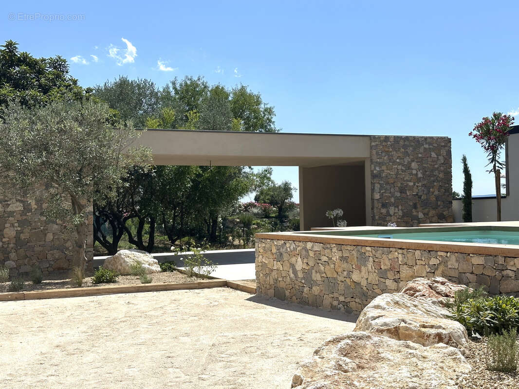 Maison à GARRIGUES-SAINTE-EULALIE