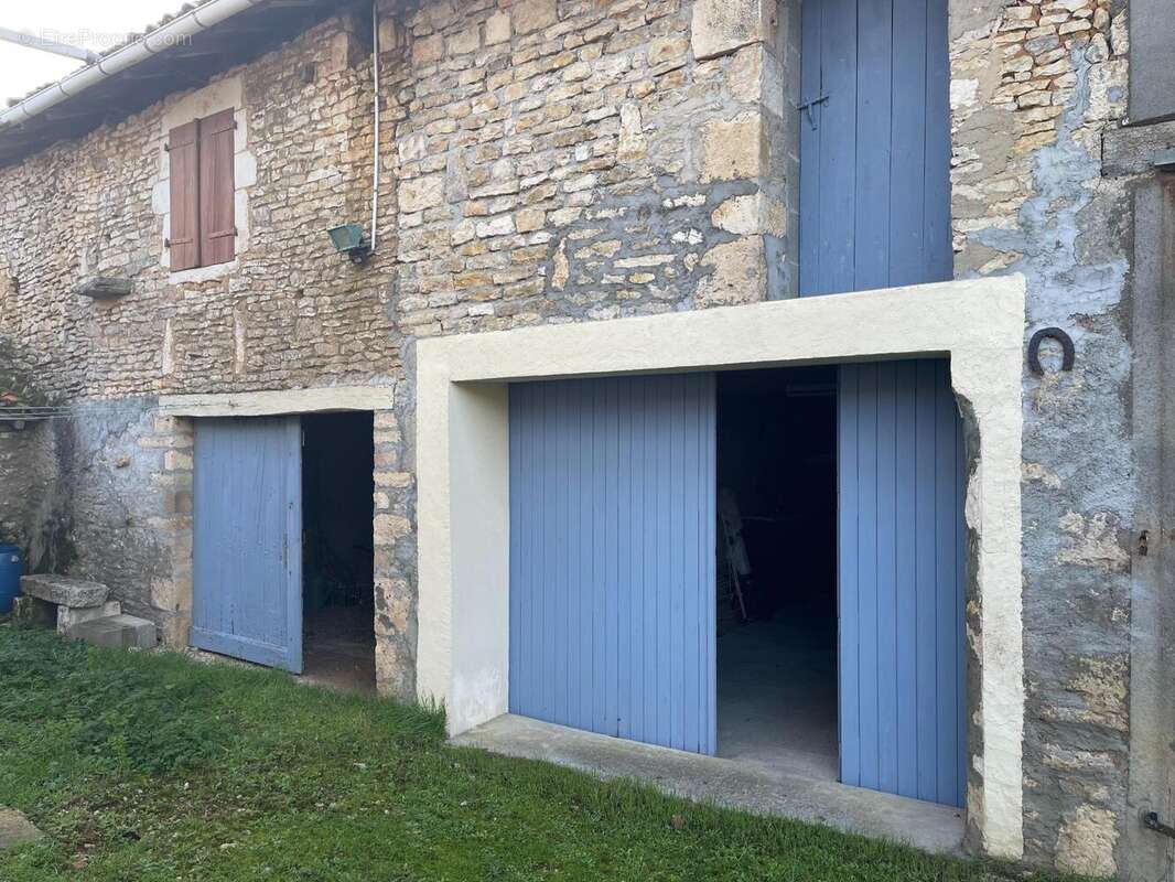 Maison 82 m² à Cellefrouin  - photo 9