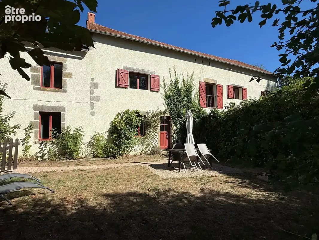 Auv 1231 : Trois maisons, dépendances, ancien four à pain, 2147m2 - photo 3