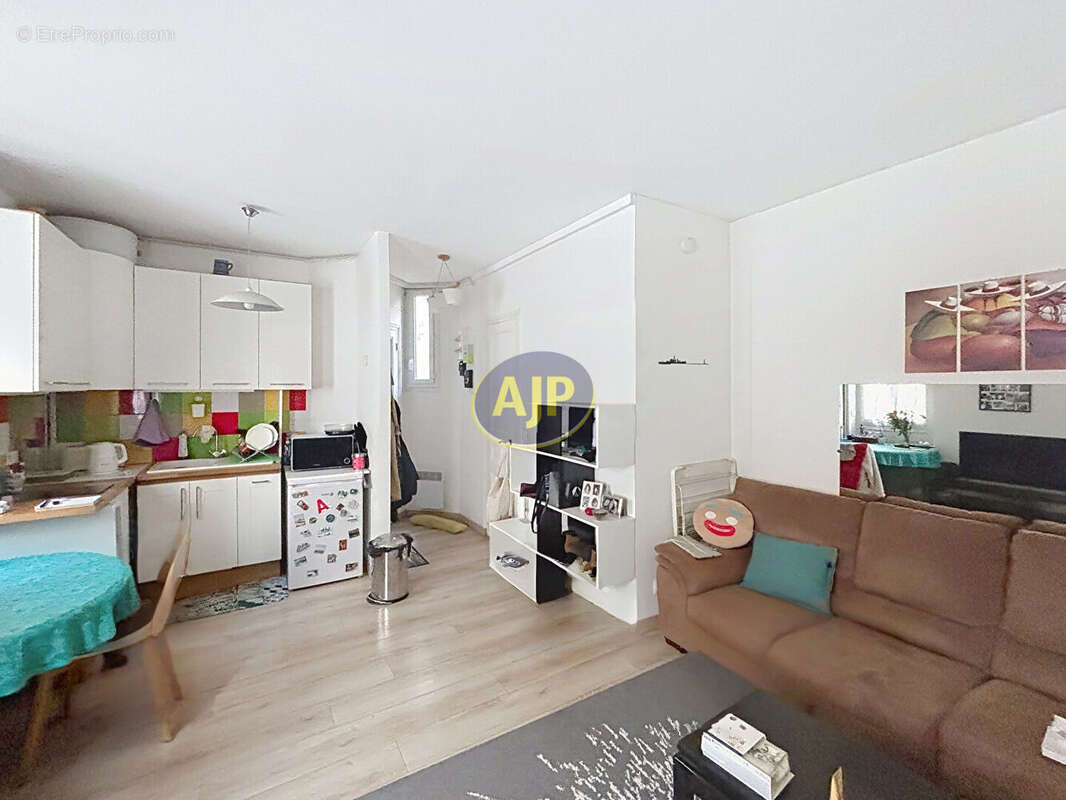 Appartement à PARIS-15E