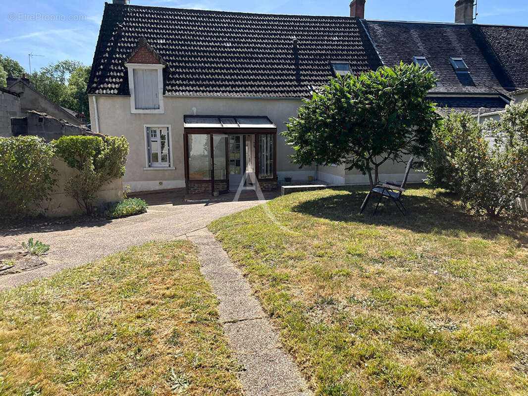 Maison à URZY