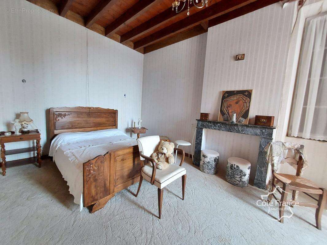 Maison à LAMOTHE-LANDERRON