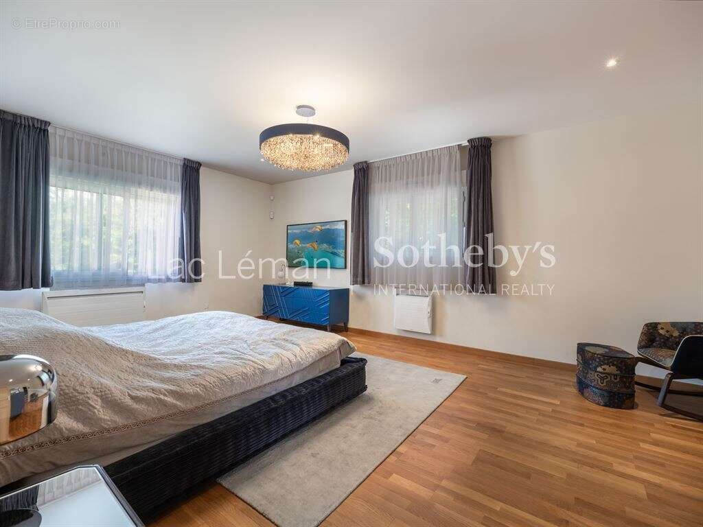 Maison à CHENS-SUR-LEMAN