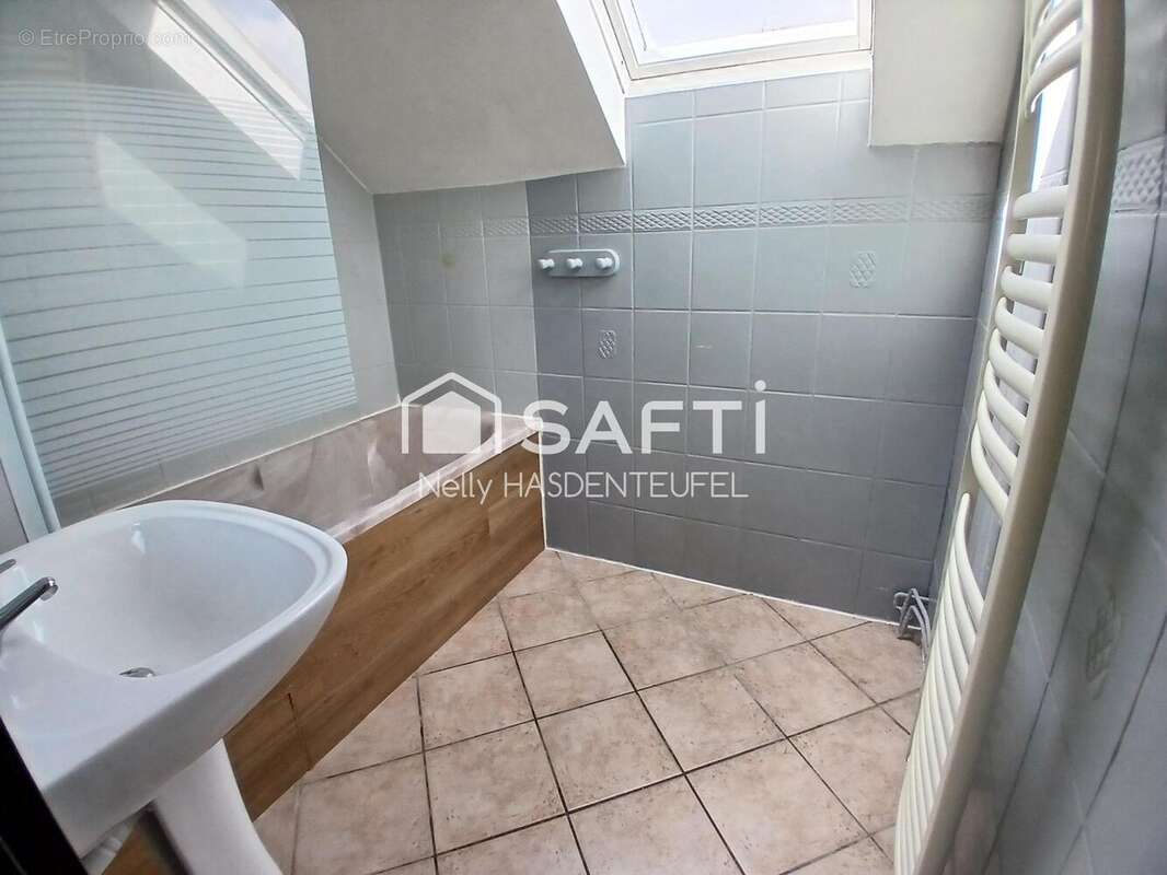 Photo 8 - Maison à QUIEVRECHAIN