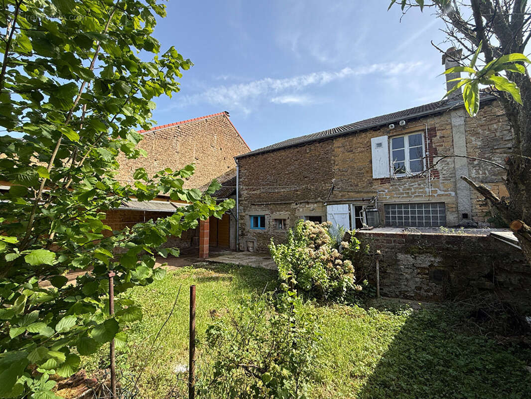 Maison à DONCHERY