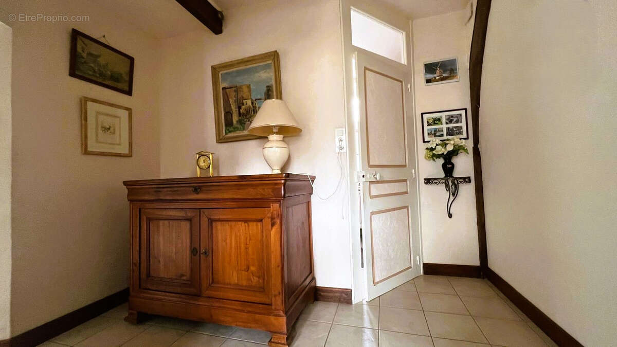 Maison à YMONVILLE