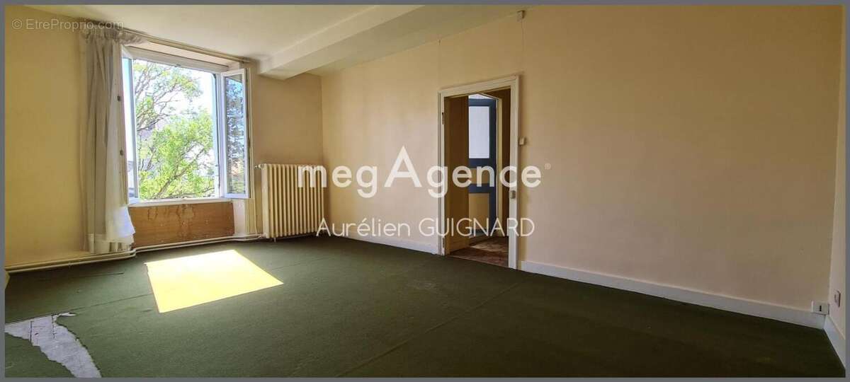Maison à ARGENTON-CHATEAU