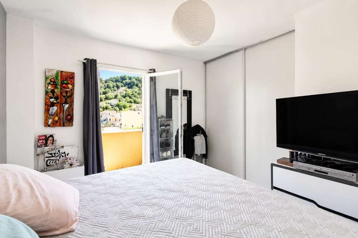 Appartement à SAINT-MARTIN-DU-VAR