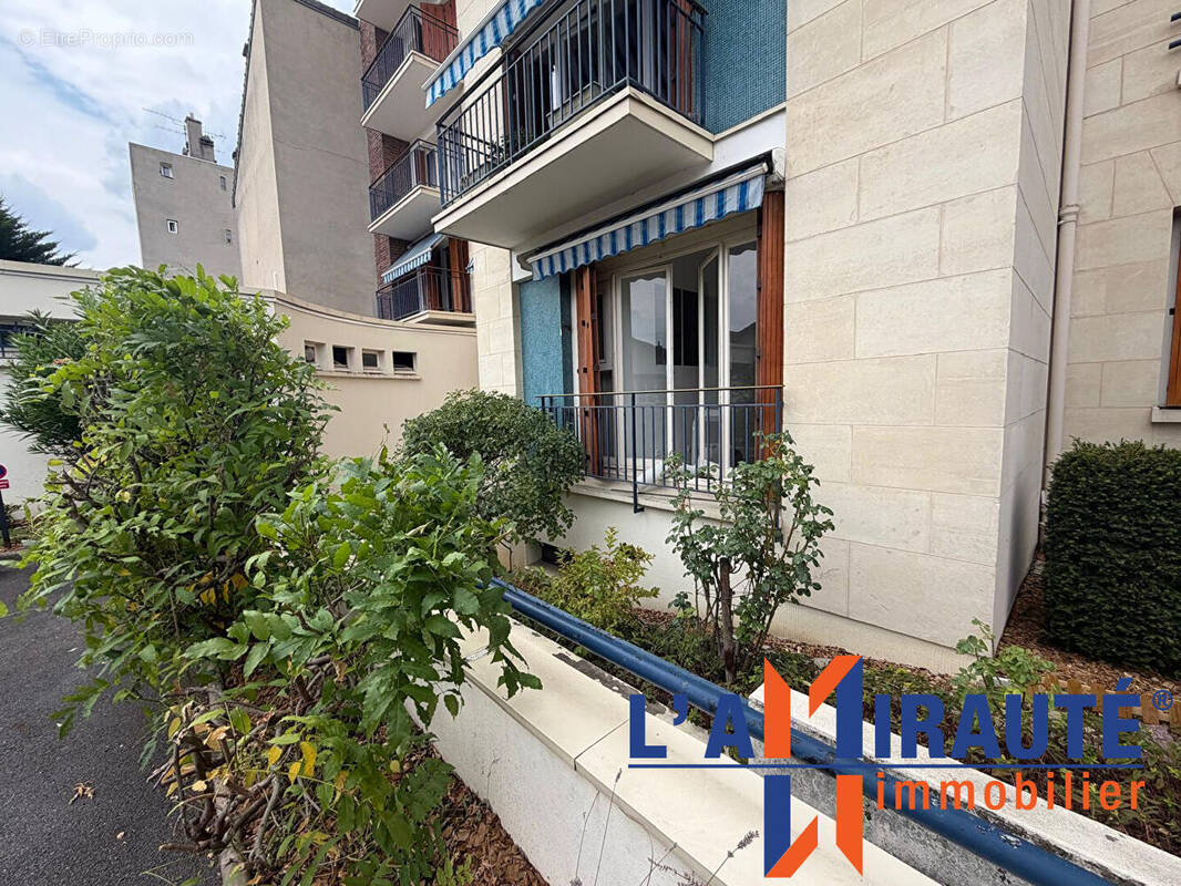 Appartement à SARTROUVILLE