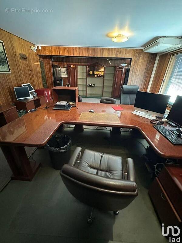 Photo 1 - Commerce à EVRY