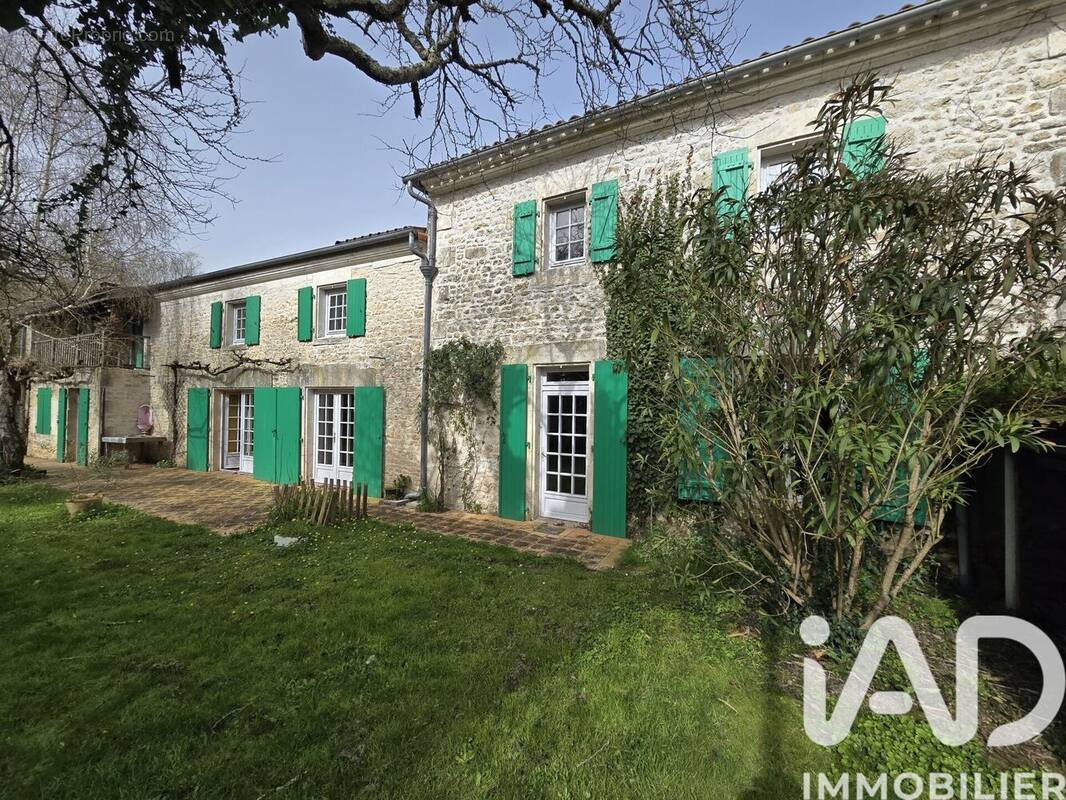 Photo 1 - Maison à SAINT-HIPPOLYTE