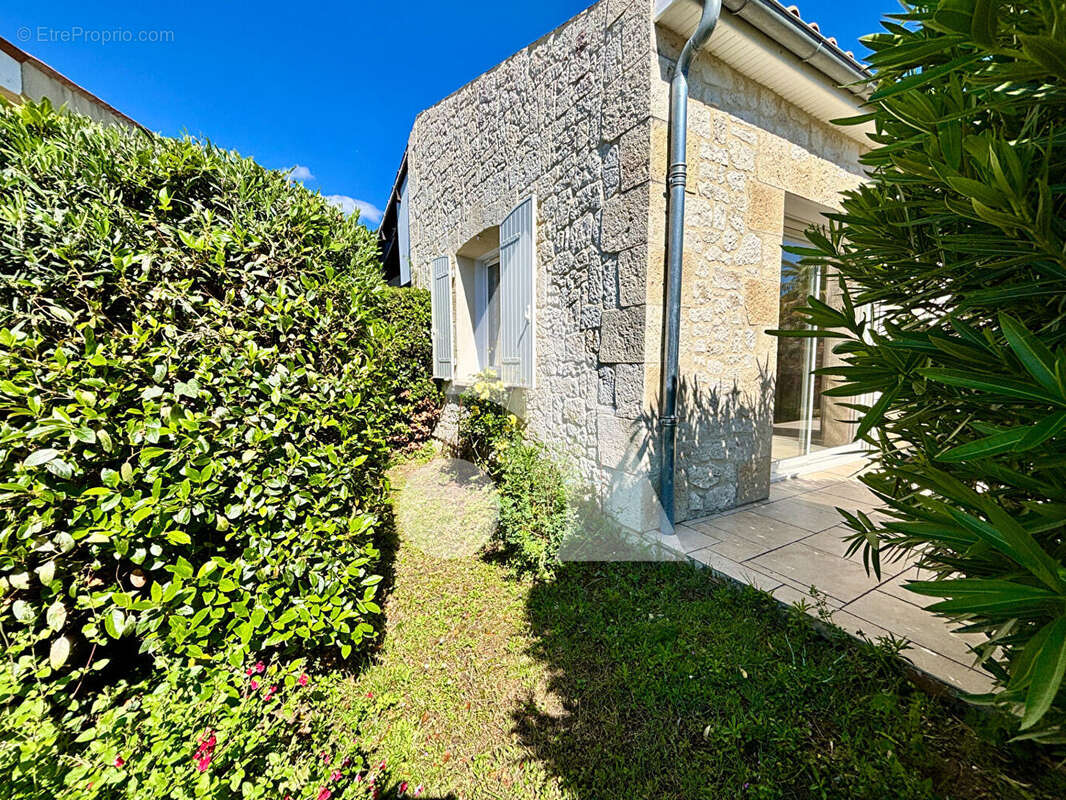 Maison à LES MATHES