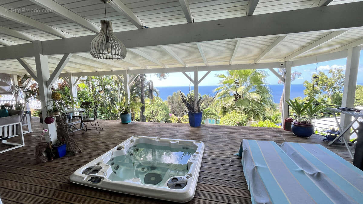 Maison à POINTE-NOIRE