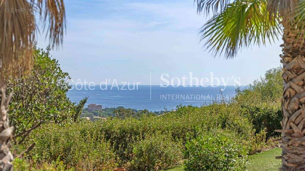 Maison à LES ISSAMBRES