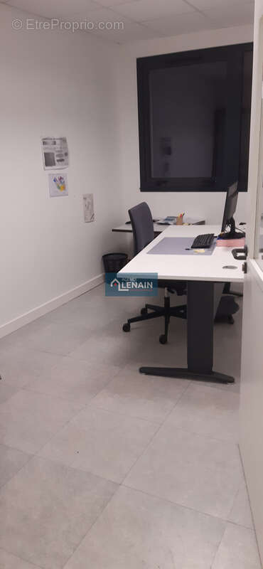 Commerce à LES HERBIERS