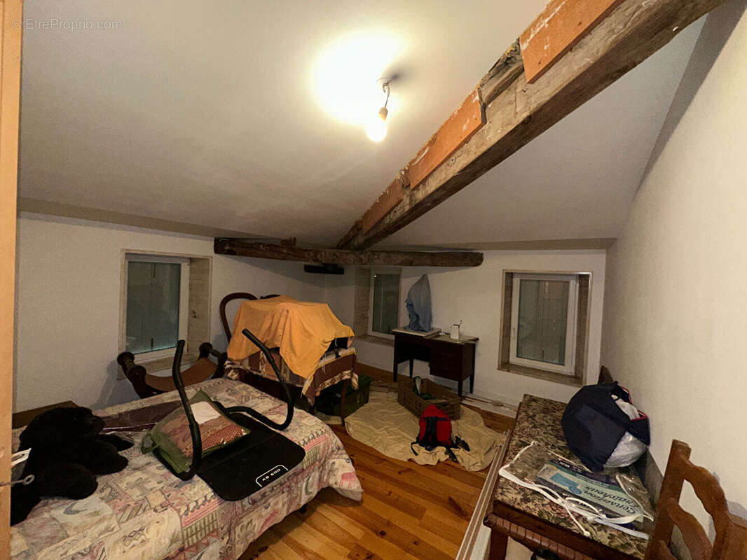 Appartement à MARENNES