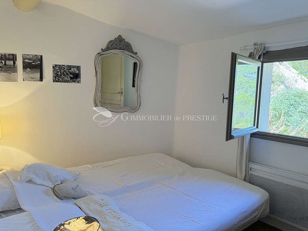 En exclusivité, à Saumane de Vaucluse, une maison d'artiste - photo 9
