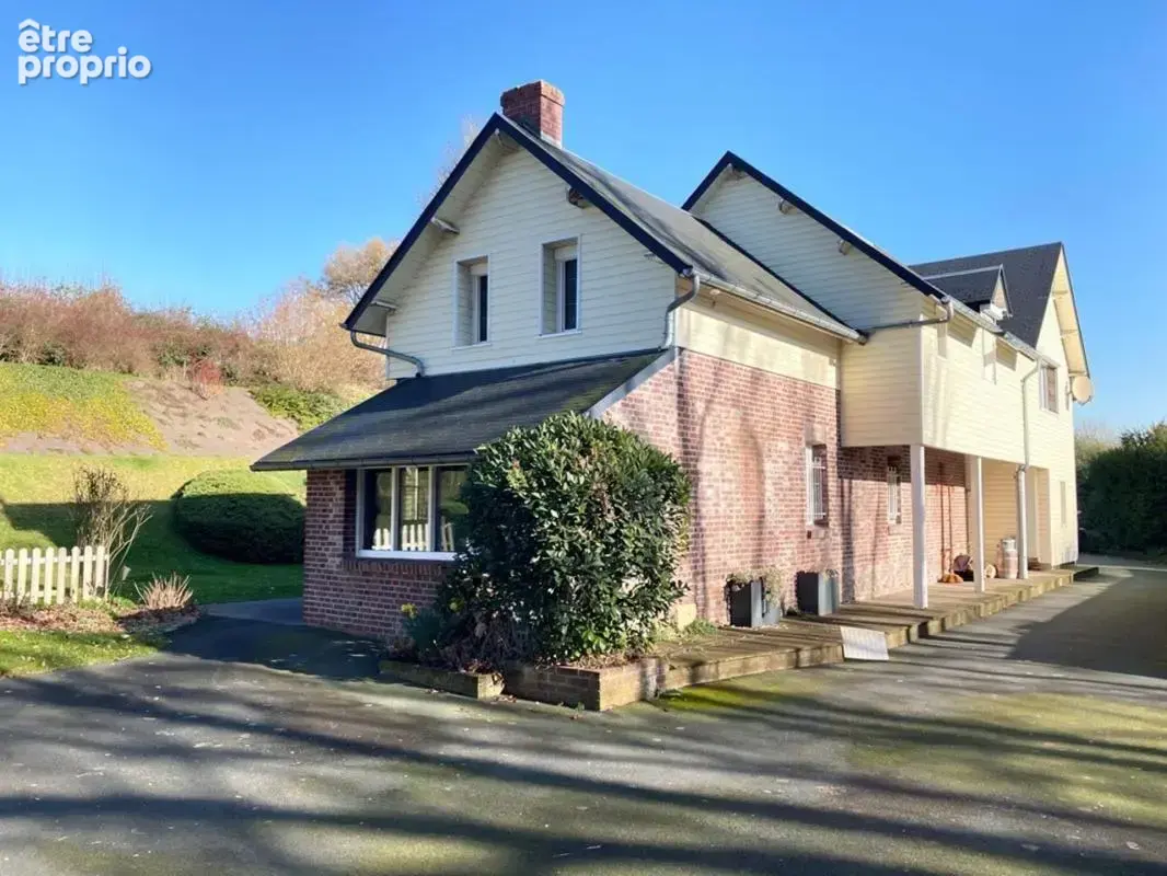 Propriété d’Exception à Lisieux – Maison de 255 m² sur 3 Hectares avec dépendances - photo 2