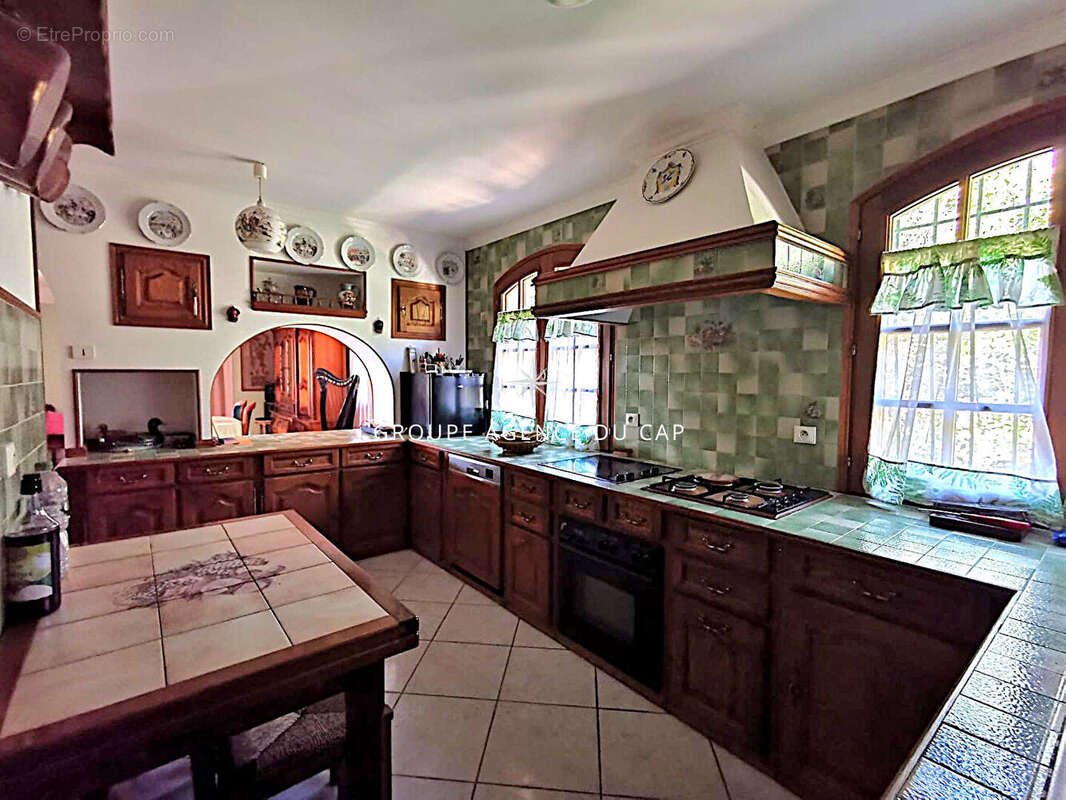 Maison à LES ISSAMBRES