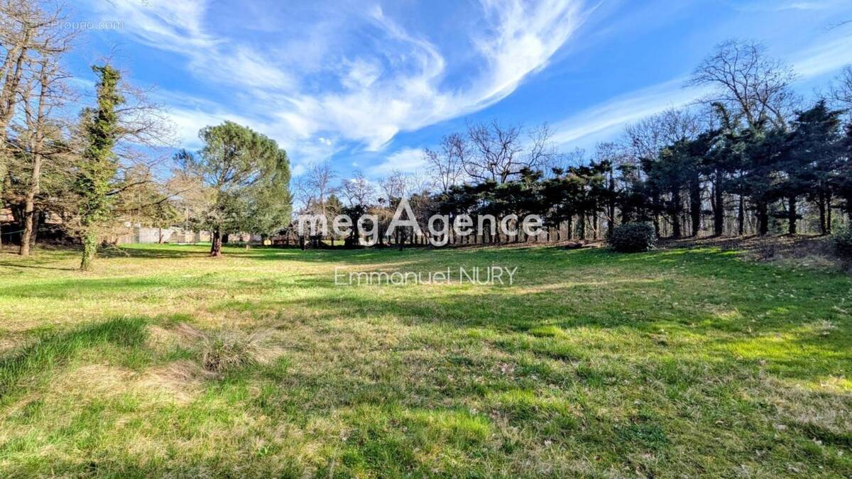 Terrain à MARCY-L'ETOILE