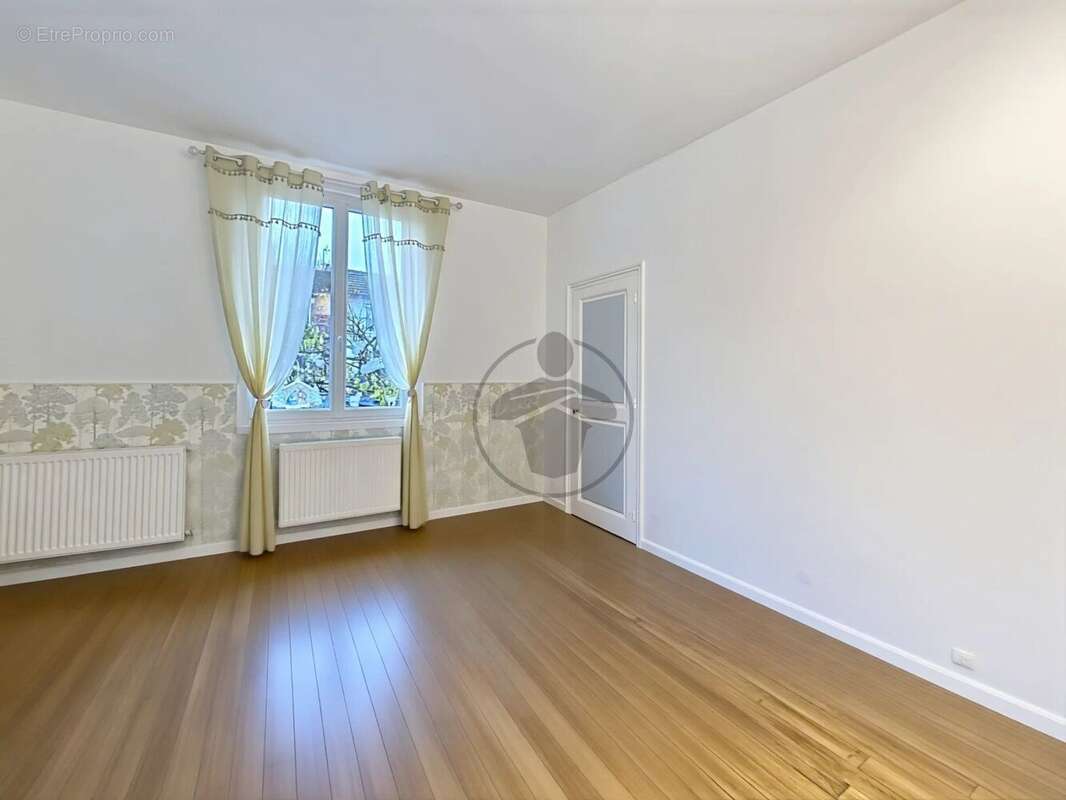 Maison à SAINT-QUENTIN