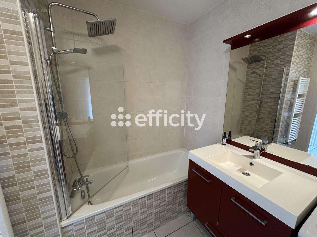 Appartement à MEYZIEU