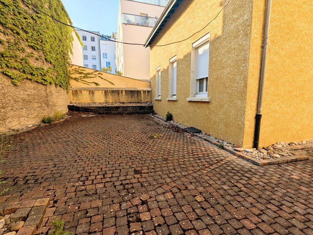 Maison à LYON-8E