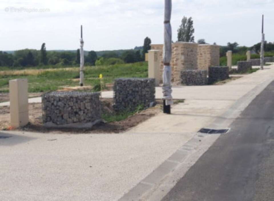 Terrain à SAINT-CYR-SOUS-DOURDAN