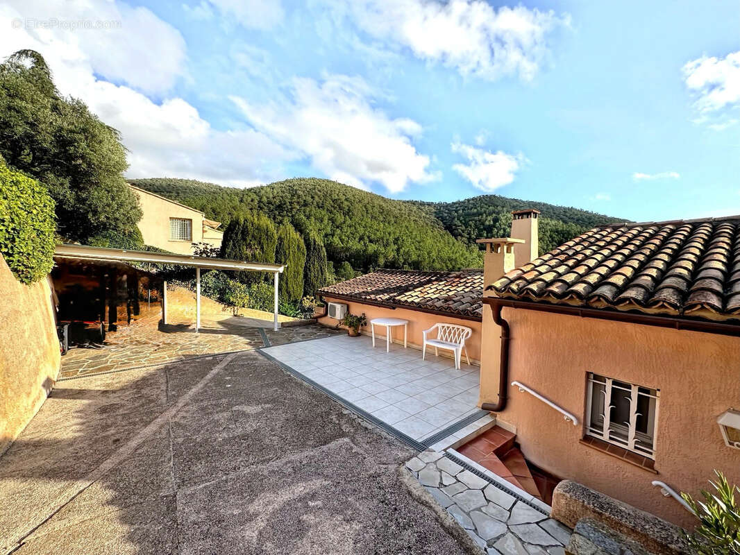 Maison à LA LONDE-LES-MAURES